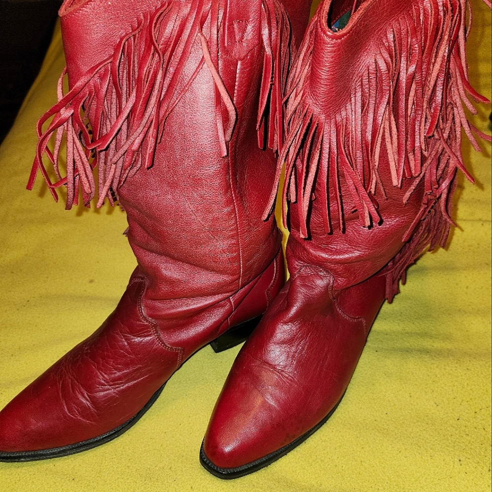 RARE Dingo Red Boots